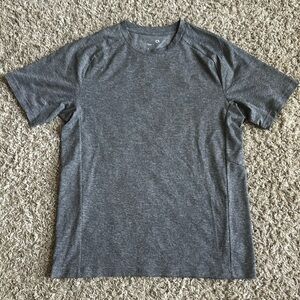 Gap Fit Lightweight Tee in Black/Gray